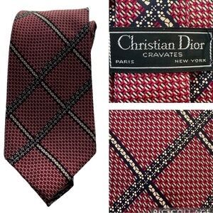 Christian Dior Carvates Vintage Tie Red & Cream  54” x 3.5”
